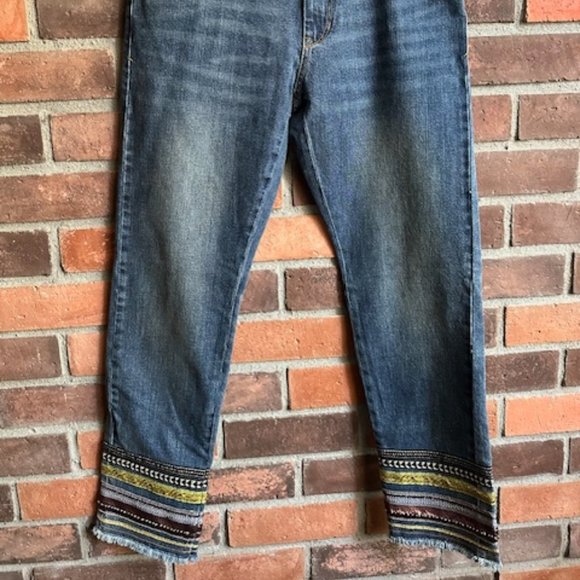 Anthro Pilcro Embroidered Slim Straight Ankle Jeans Size 27 - Picture 1 of 7